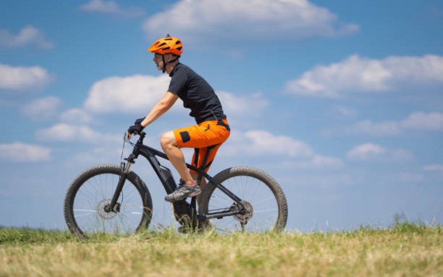 Speed Demons Road Bikes Vs. Hybrids Which One Is Faster? [ Updated